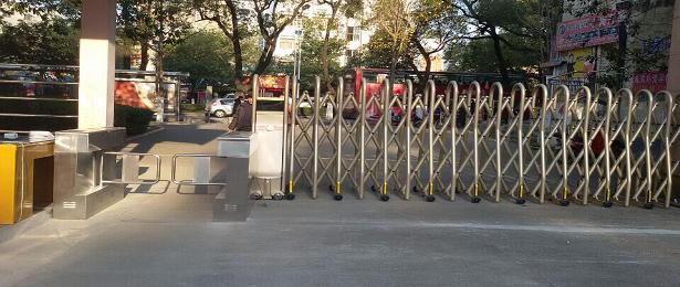 桂林陸軍學院電動伸縮門案例 - 中出網-智能出入口與停車充電門戶