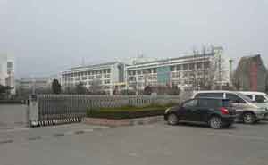 泰安泰山職業(yè)技術學院伸縮門案例