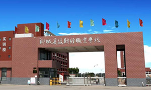 中通客車集團(tuán)伸縮門案例 - 中出網(wǎng)-智能出入口與停車充電門戶