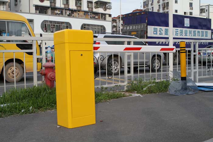 八角機箱直桿道閘