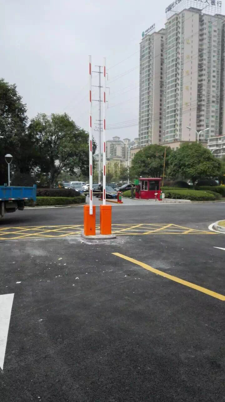 衡陽華新老干部活動中心停車場系統(tǒng)案例 - 中出網(wǎng)-智能出入口與停車充電門戶