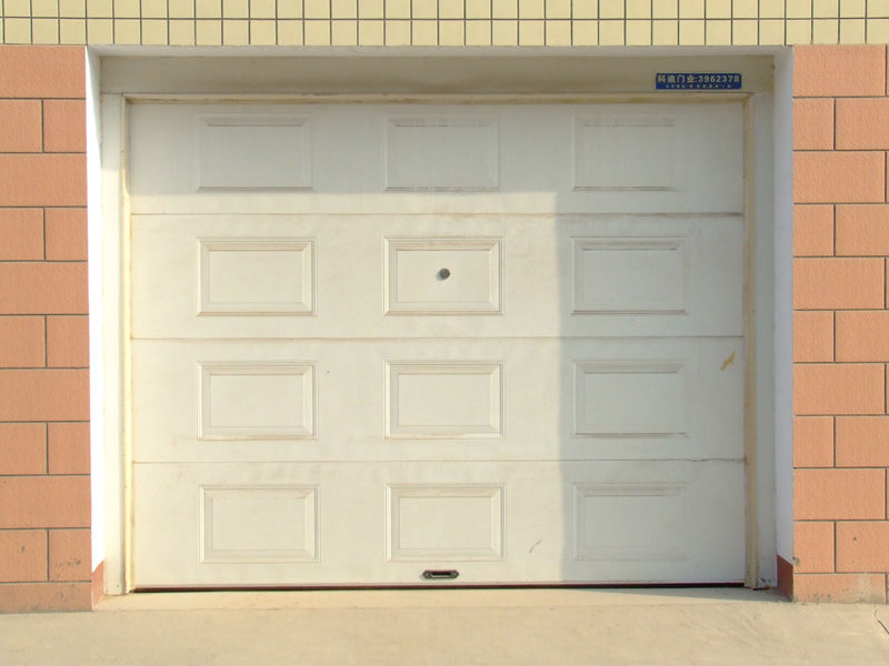 電動(dòng)車庫(kù)門(mén)