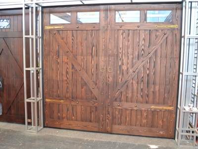 實(shí)木車庫(kù)門