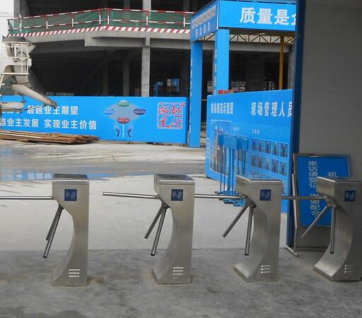 濟南工地人行通道三輥機案例 - 中出網(wǎng)-智能出入口與停車充電門戶