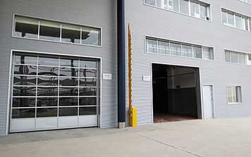 4S店提升門(mén)