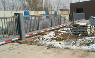 山西太原某學(xué)校對開懸浮門CM730工程案例 - 中出網(wǎng)-智能出入口與停車充電門戶