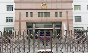 連云港武警支隊伸縮門案例