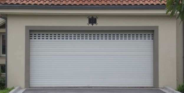 車(chē)庫(kù)鏤空鋁合金電動(dòng)卷簾門(mén)