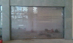 蘭州中川機(jī)場(chǎng)水晶門(mén)案例 - 中出網(wǎng)-智能出入口與停車(chē)充電門(mén)戶