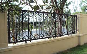 康都集團(tuán)護(hù)欄案例 - 中出網(wǎng)-智能出入口與停車充電門戶