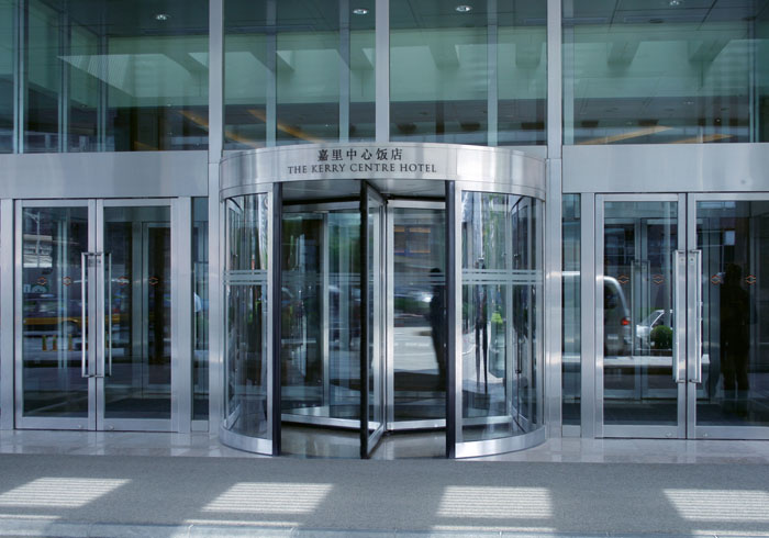 北京CBD嘉里中心旋轉(zhuǎn)門(mén)工程案例 - 中出網(wǎng)-智能出入口與停車(chē)充電門(mén)戶(hù)