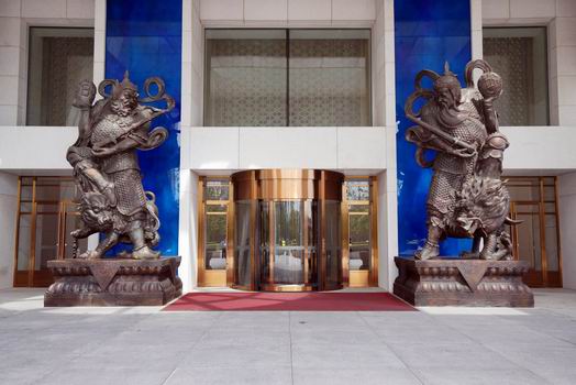 北京盤古大觀七星酒店旋轉門工程案例 - 中出網-智能出入口與停車充電門戶