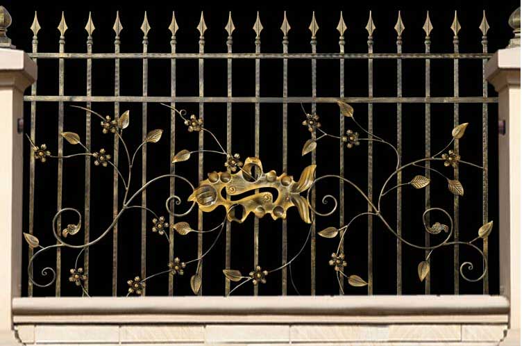 鐵藝陽臺護(hù)欄