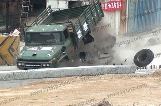 成功通過(guò)了6.8噸卡車以80公里時(shí)速檢驗(yàn)