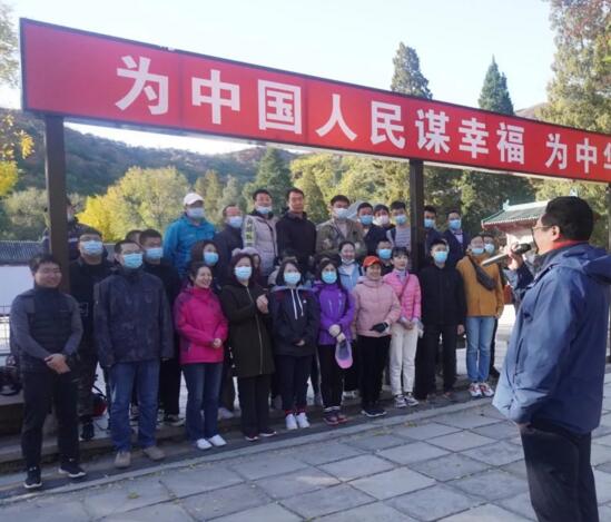 “勇攀高峰，再創(chuàng)輝煌”卓奧世鵬成立11周年登山活動(dòng)