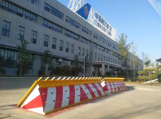 卓奧世鵬機(jī)場(chǎng)路障機(jī)——機(jī)場(chǎng)周界安全的第一道屏障