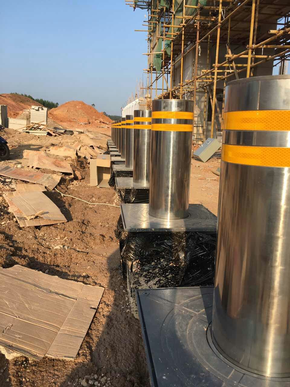 廣西武警總隊(duì)升降柱案例 - 中出網(wǎng)-智能出入口與停車充電門戶