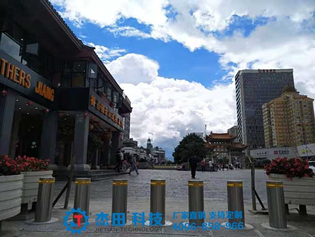 昆明金馬碧雞坊景區(qū)升降柱案例 - 中出網(wǎng)-智能出入口與停車充電門戶