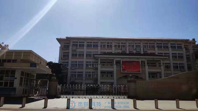 廈門第三中學(xué)升降柱案例 - 中出網(wǎng)-智能出入口與停車充電門戶