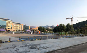 江西德興第二小學(xué)升降柱項目 - 中出網(wǎng)-智能出入口與停車充電門戶