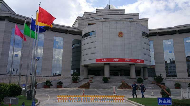 云南省人大路障機(jī)案例 - 中出網(wǎng)-智能出入口與停車充電門戶