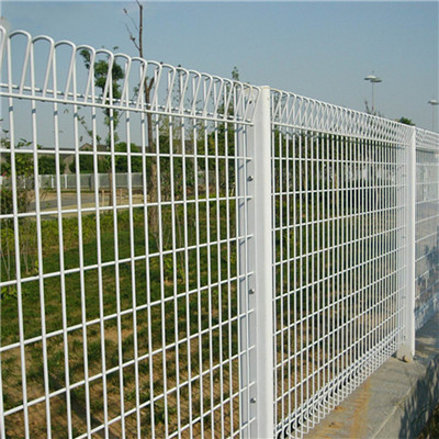 清遠(yuǎn)辦公樓圍墻防攀爬護(hù)欄網(wǎng) 肇慶倉庫隔離柵廠家定做 雙橫絲護(hù)欄批發(fā)
