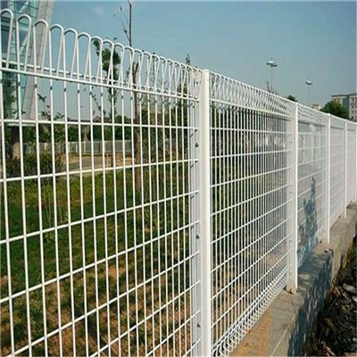 佛山定做機(jī)場(chǎng)護(hù)欄網(wǎng)廠家 358密紋防攀爬鐵絲網(wǎng) 廣州車(chē)間隔離柵定做