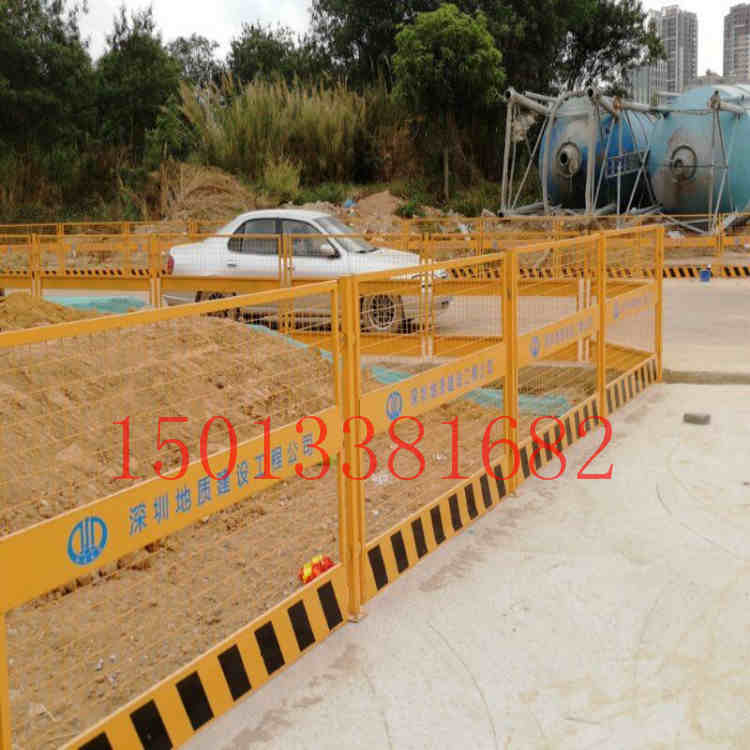 三亞工地黃黑色護(hù)欄 施工現(xiàn)場隔離欄桿 裝配式圍擋