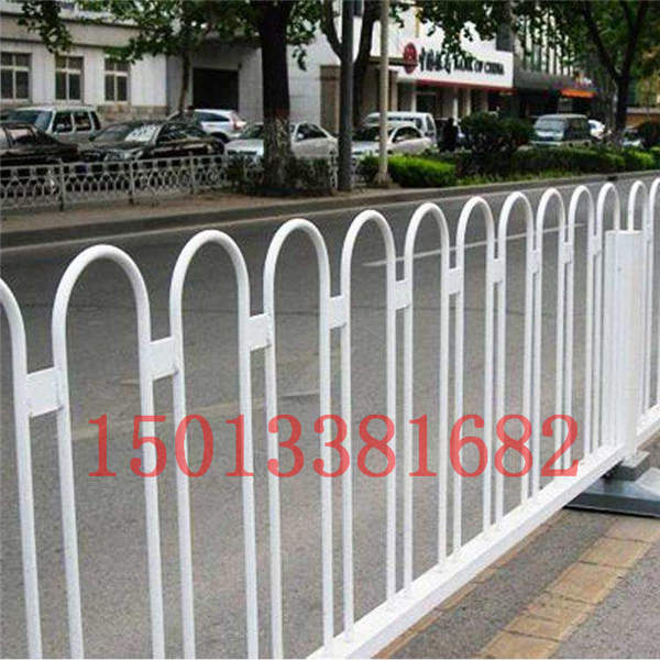 江門機(jī)動車道隔離護(hù)欄 中山路邊安全防護(hù)欄桿