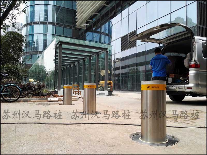 南京江蘇銀行升降柱案例 - 中出網-智能出入口與停車充電門戶