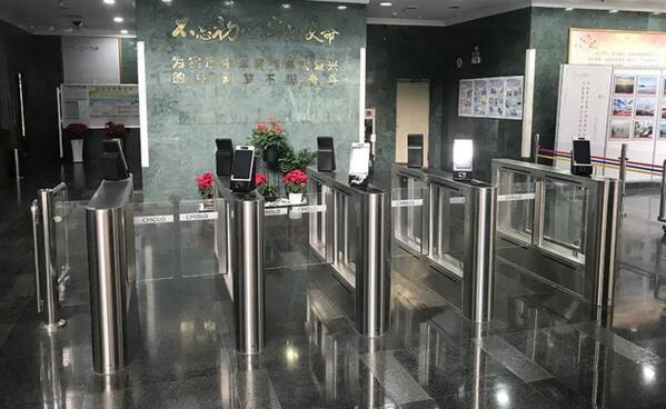 廣東交通大廈-人臉識(shí)別擺閘