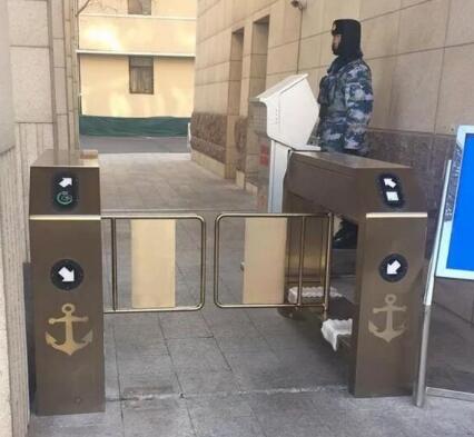 軍人運(yùn)動員為國爭光，西莫羅通道閘默默相伴守護(hù)人行安全