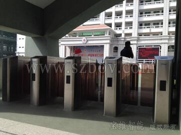 三亞第四中學-平移閘通道閘案例 - 中出網(wǎng)-智能出入口與停車充電門戶