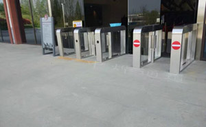 禹王山抗日紀(jì)念館通道閘案例