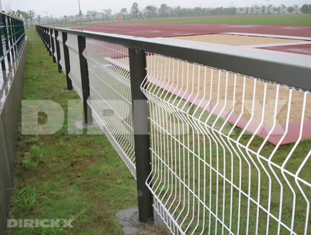 上海金山體育場護欄案例 - 中出網(wǎng)-智能出入口與停車充電門戶