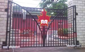 北京西四小學(xué)平開門機案例 - 中出網(wǎng)-智能出入口與停車充電門戶