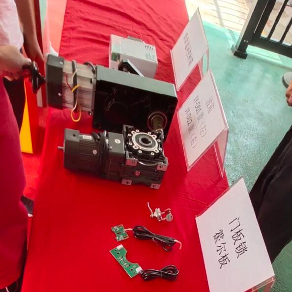 晶源門控研發(fā)部、技術(shù)部、生產(chǎn)部、銷售部相關(guān)技術(shù)和銷售崗位參加了本次活動