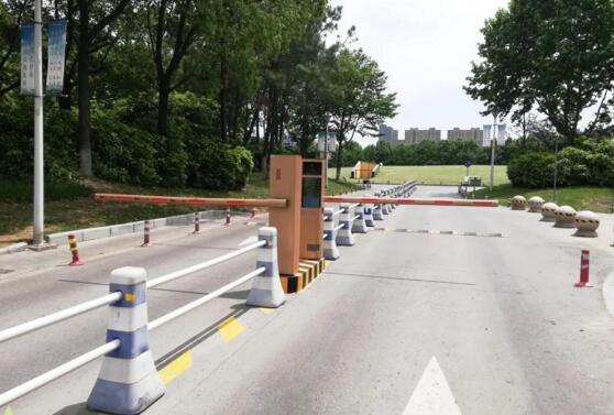 藍(lán)卡科技AI云無人化停車場(chǎng)