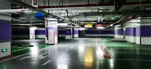 安裝藍卡AI高清視頻車位引導(dǎo)系統(tǒng)