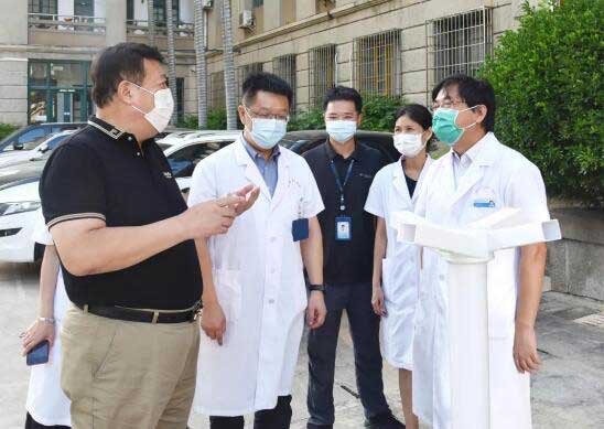 廈門大學(xué)附屬第一醫(yī)院院長(zhǎng)王占祥等領(lǐng)導(dǎo)對(duì)狄耐克的馳援行動(dòng)表示感謝