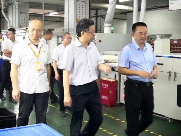 廈門市委常委、海滄區(qū)委書記林文生一行蒞臨狄耐克參觀指導！