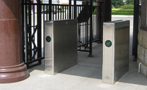 深圳光明高級中學通道閘案例