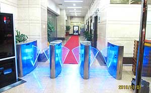 深圳國信證劵通道閘案例