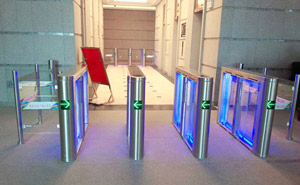 張家港國泰金融速通門案例 - 中出網(wǎng)-智能出入口與停車充電門戶