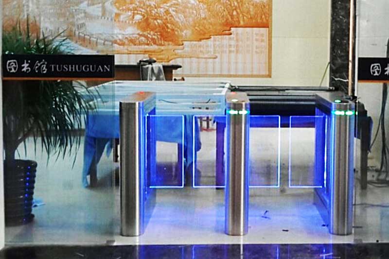 廣州圖書(shū)館速通門(mén)案例 - 中出網(wǎng)-智能出入口與停車(chē)充電門(mén)戶(hù)