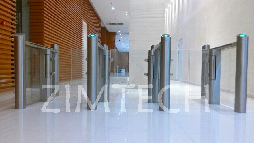 威海市家家悅集團(tuán)移動(dòng)擺閘案例 - 中出網(wǎng)-智能出入口與停車(chē)充電門(mén)戶(hù)