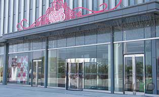 大慶萬(wàn)達(dá)廣場(chǎng)旋轉(zhuǎn)門工程案例 - 中出網(wǎng)-智能出入口與停車充電門戶