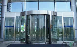 榆林經(jīng)濟(jì)開(kāi)發(fā)區(qū)創(chuàng)業(yè)大廈旋轉(zhuǎn)門(mén)工程案例 - 中出網(wǎng)-智能出入口與停車充電門(mén)戶