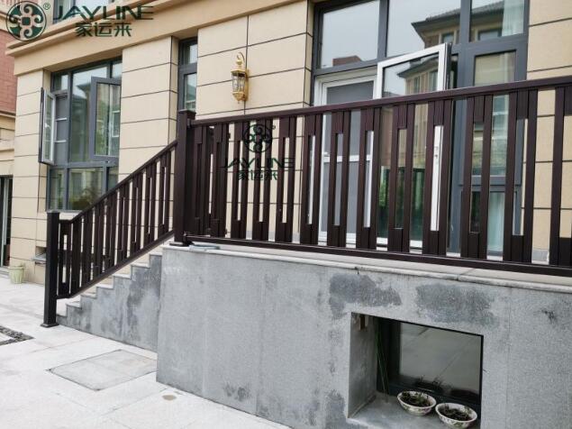 中電銀河灣樓梯護(hù)欄 - 中出網(wǎng)-智能出入口與停車充電門(mén)戶