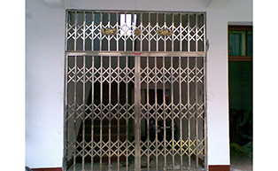 福建福州客戶提供樓道口拉閘門工程案例 - 中出網-智能出入口與停車充電門戶